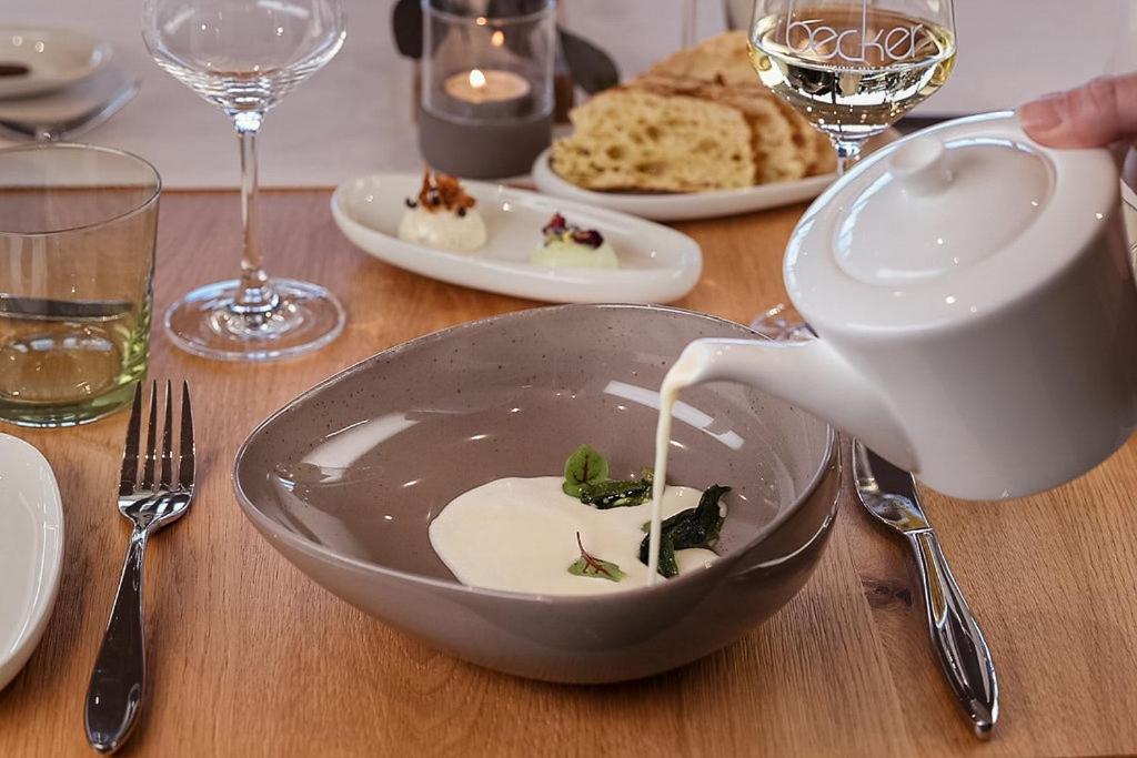 Weinzuhause Hotel-restaurant-vinothek 4* Mommenheim