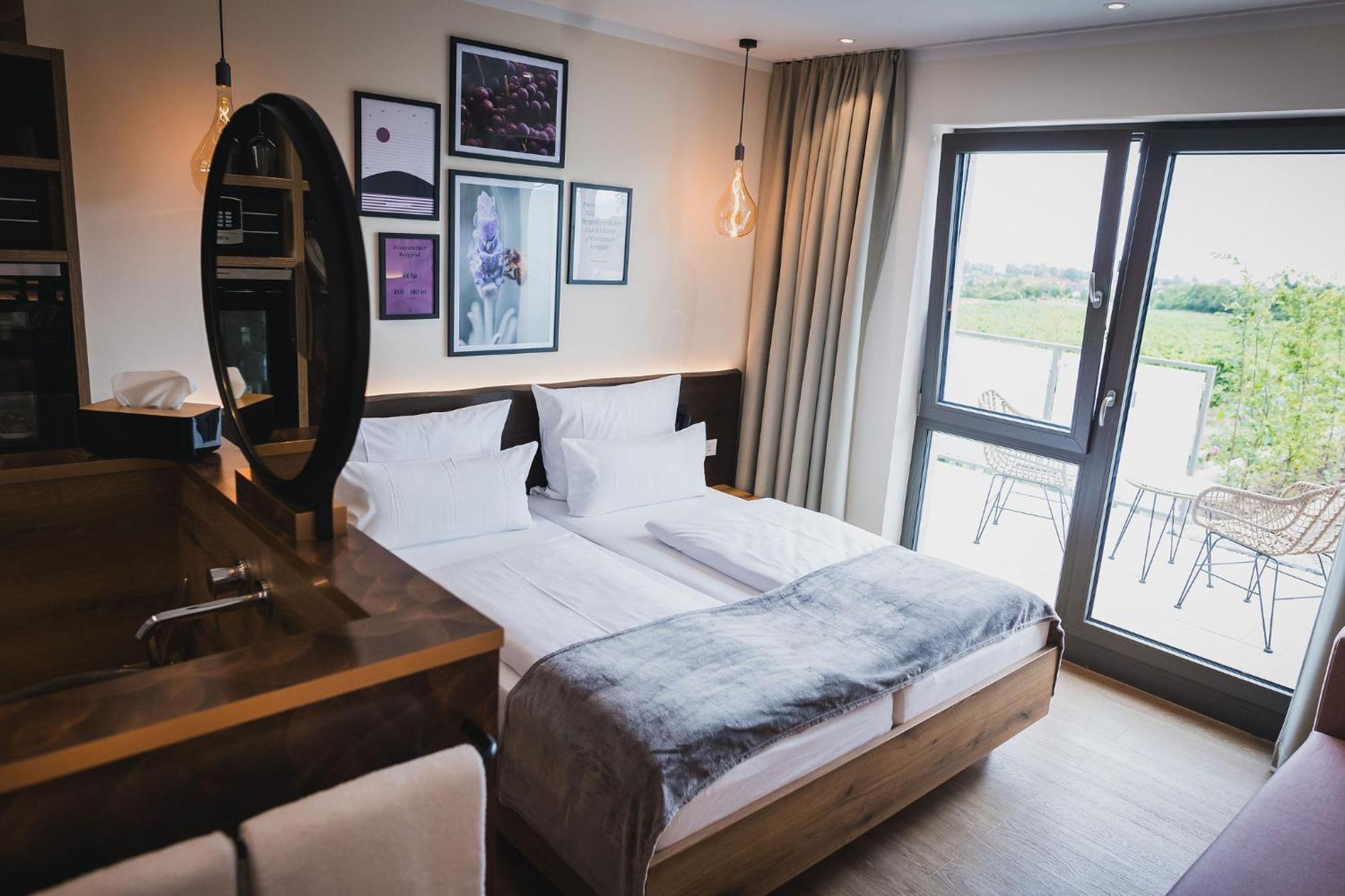 Weinzuhause Hotel-restaurant-vinothek Hotel 4*